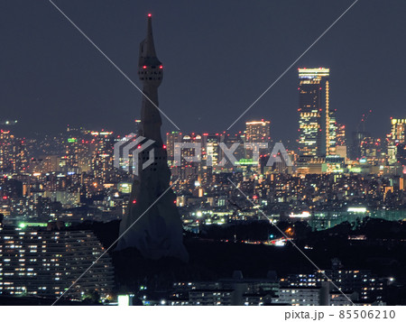 千早赤阪村から見るPLの塔とあべのハルカス 千早赤阪村から見るPLの塔とあべのハルカス 85506210