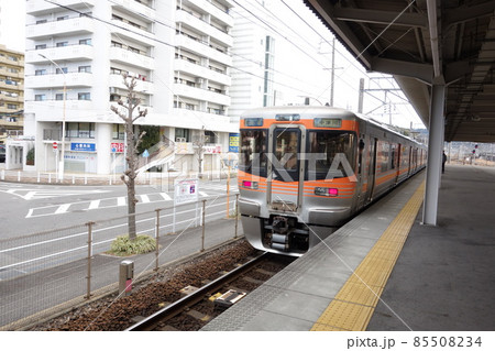 中央本線 高蔵寺駅 発車する快速 中央本線 高蔵寺駅 発車する快速 85508234
