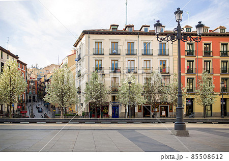 Old street in Madrid, Spain. Architecture and landmarks of Madrid.Spring on the streets of Madrid Old street in Madrid, Spain. Architecture and landmarks of Madrid.Spring on the streets of Madrid 85508612