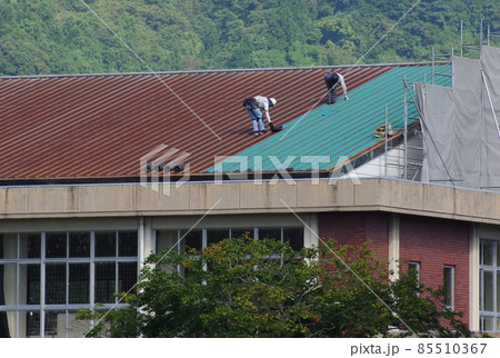 体育館屋根のカバー工法 体育館屋根を修復する 体育館屋根のカバー工法 体育館屋根を修復する 85510367