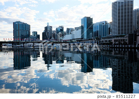 世界で最も美しく魅力的なオーストラリアの港街都市シドニーを代表するお洒落な観光地、ダーリングハーバー 85511227