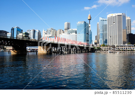 世界で最も美しく魅力的なオーストラリアの港街都市シドニーを代表するお洒落な観光地、ダーリングハーバー 85511230