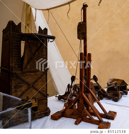 reproduction of a medieval siege trebuchet model reproduction of a medieval siege trebuchet model 85512538