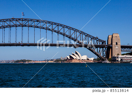 世界で最も美しく魅力的なオーストラリアの港街都市シドニーのアイコン的存在、シドニーハーバーブリッジ 85513614