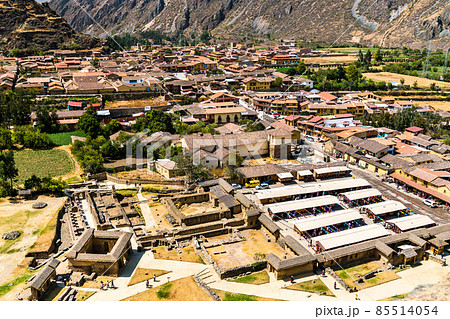 Inca ruins at Ollantaytambo in Peru 85514054