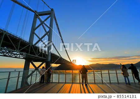 初日の出の関門橋(関門海峡) 初日の出の関門橋(関門海峡) 85514131