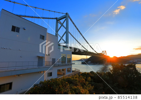 初日の出の関門橋(関門海峡) 初日の出の関門橋(関門海峡) 85514138