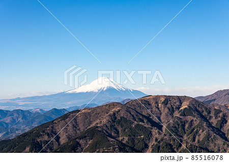 富士山と山の稜線 85516078