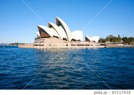 世界で最も美しい天然の良港シドニーハーバーと、オーストラリアの象徴的存在の世界遺産オペラハウス 85517438