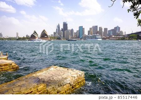 世界で最も美しい天然の良港シドニーハーバーと、オーストラリアの象徴的存在の世界遺産オペラハウス 85517446