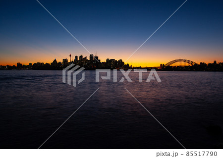 世界で最も美しいシドニーハーバーの夜景に映える、オーストラリアの象徴的存在の世界遺産オペラハウス 世界で最も美しいシドニーハーバーの夜景に映える、オーストラリアの象徴的存在の世界遺産オペラハウス 85517790