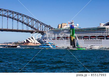 世界で最も美しいシドニーハーバーに映える、世界遺産オペラハウス、ハーバーブリッジ、豪華客船 世界で最も美しいシドニーハーバーに映える、世界遺産オペラハウス、ハーバーブリッジ、豪華客船 85517993