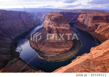ホースシューベントの絶景　アリゾナ州ページ 85520521