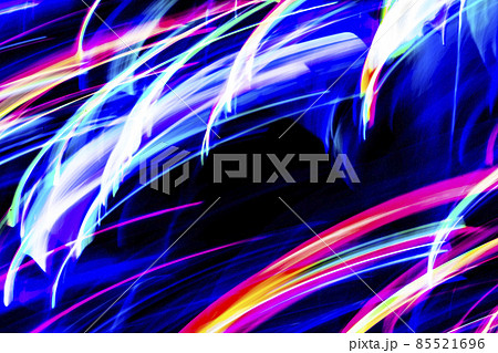 流れるようなブルー系光の筋　(背景素材) 85521696