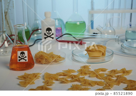 Bow Tie Pasta Control in Toxic Test Lab - Food Quality Control Bow Tie Pasta Control in Toxic Test Lab - Food Quality Control 85521890