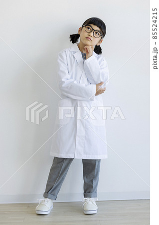 白衣の女の子 85524215