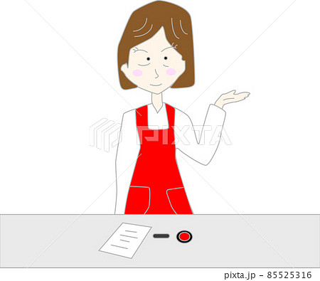 印鑑を渡すエプロンをつけた女性 85525316