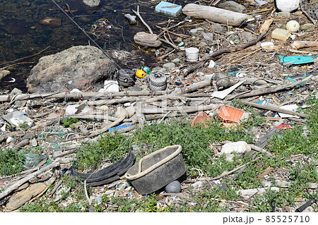 海岸の漂着物 環境問題 ゴミ問題 85525710