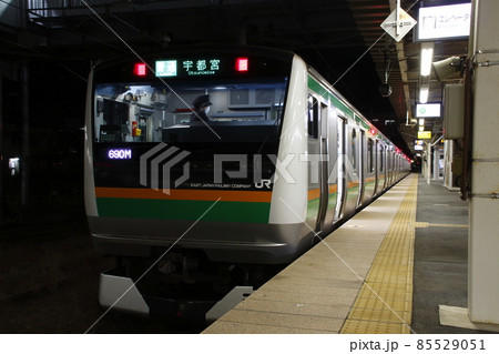 終電接続する宇都宮線E233系（上り最終列車690M：黒磯駅） 85529051