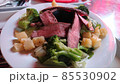 ローストビーフの野菜和え 85530902