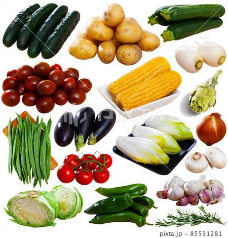Vegetables isolated on white background Vegetables isolated on white background 85531281
