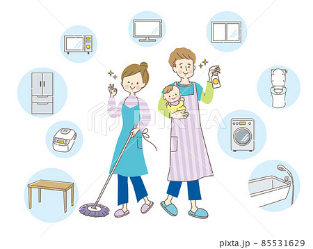 家の中を除菌する笑顔の夫婦と家具と家電 85531629
