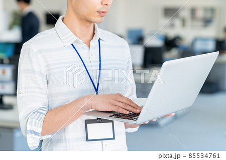 ビジネス ビジネスマン 男性 オフィス エンジニア ビジネス ビジネスマン 男性 オフィス エンジニア 85534761