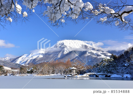 雪の伊吹山 85534888