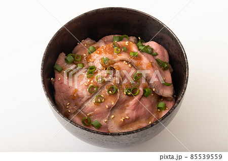 ローストビーフ丼 85539559