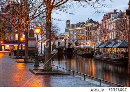 Christmas Leiden canal Oude Rijn Christmas Leiden canal Oude Rijn 85548807