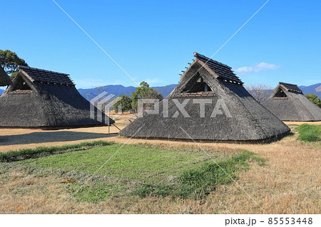 【佐賀県】快晴下の吉野ヶ里歴史公園（南のムラ） 85553448