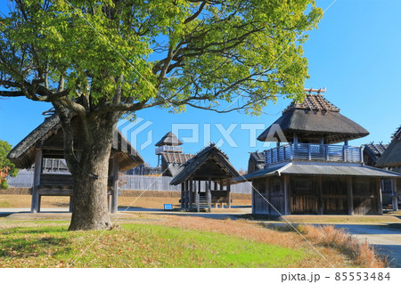 【佐賀県】快晴下の吉野ヶ里歴史公園(蔵と市) 【佐賀県】快晴下の吉野ヶ里歴史公園(蔵と市) 85553484