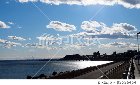 冬の日立の海に浮かぶ雲 冬の日立の海に浮かぶ雲 85556454
