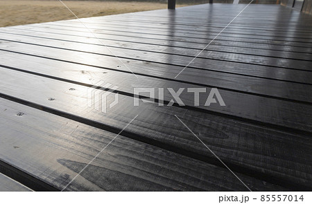 広いウッドデッキ 85557014