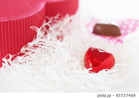 バレンタインデー　バレンタイン　チョコレート　チョコ　スイーツ　ハート 85557469