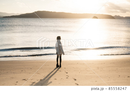 海辺の女の子 海辺の女の子 85558247