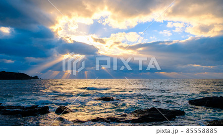 夕暮れの海辺 夕暮れの海辺 85558885