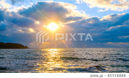 夕暮れの海辺 夕暮れの海辺 85558888