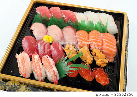 にぎり寿司（24貫） 85562850