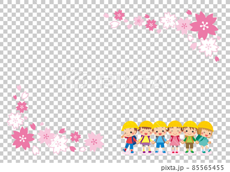 手を繋いで笑っている可愛い小学生の子供たち　桜の花びら　フレーム　コピースペース　テンプレート 85565455