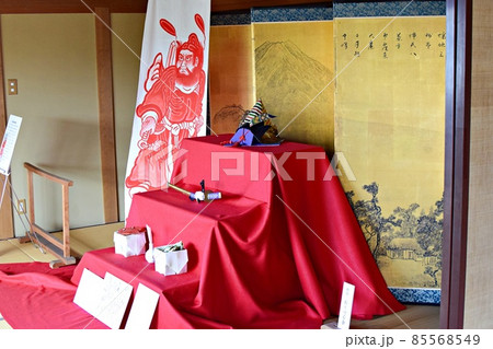 角田市郷土資料館に展示されていた兜など 85568549