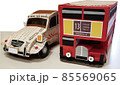 ロンドンバスとシトロエン 85569065