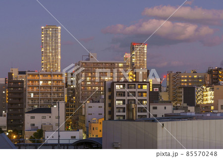 大阪市西区立売堀・新町方面の夕景　都市風景 85570248