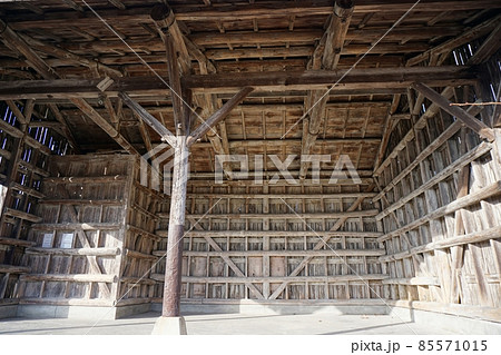 岡山県津山市JR因美線 美作滝尾駅 貨物上屋1号(内部) 岡山県津山市JR因美線 美作滝尾駅 貨物上屋1号(内部) 85571015