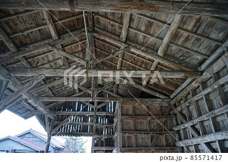 岡山県津山市JR因美線　美作滝尾駅 貨物上屋1号（推薦産業遺産）内部 85571417