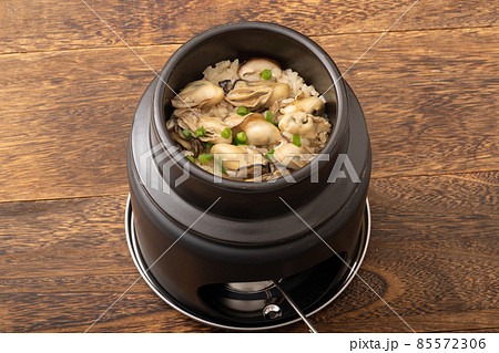 牡蠣釜飯　牡蠣の炊き込みご飯 85572306