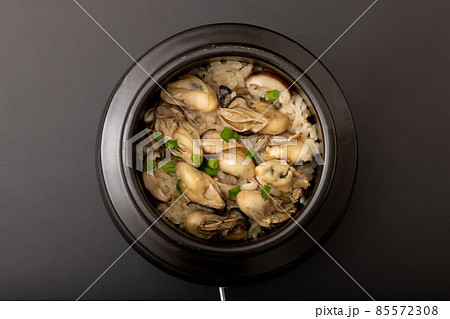 牡蠣釜飯　牡蠣の炊き込みご飯 85572308