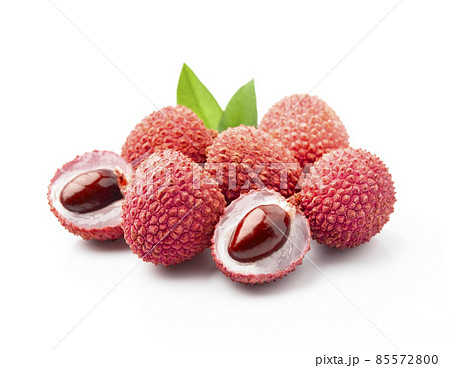Lychee fruits with leaves 85572800