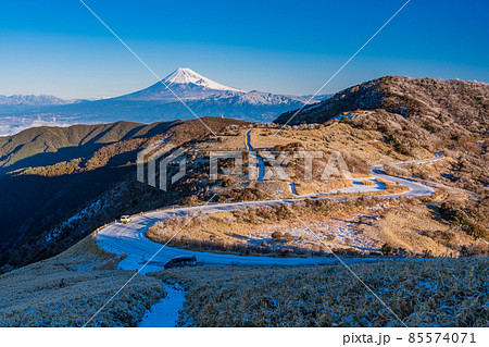 (静岡県)降雪した達磨山高原から望む、富士山 (静岡県)降雪した達磨山高原から望む、富士山 85574071