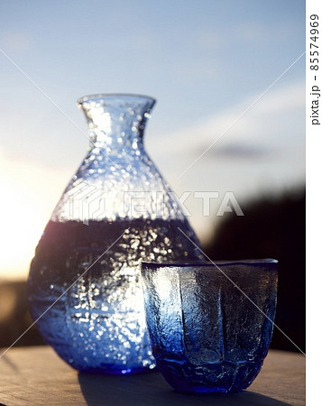 酒　イメージ　コピースペース　焼酎 85574969